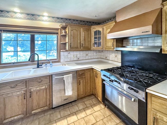 1204 W Reynolds St, House other with 3 bedrooms, 2 bathrooms and 6 parking in Pontiac IL | Image 9