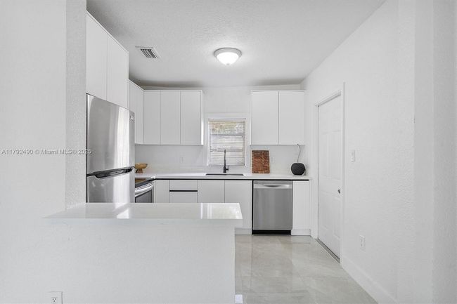 1810 Nw 47 Th St, House other with 4 bedrooms, 2 bathrooms and null parking in MIAMI FL | Image 7