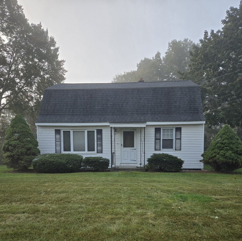 Walnut St, Oxford, MA 01540