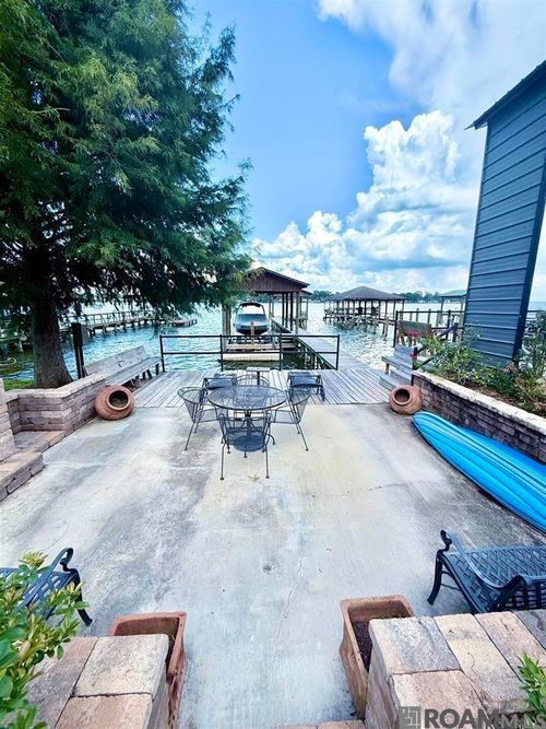 8052 False River Rd, Oscar, LA, 70762-6225 | Card Image