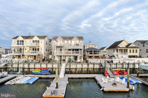 536 W Montgomery Ave, WILDWOOD, NJ, 08260-1723 | Card Image