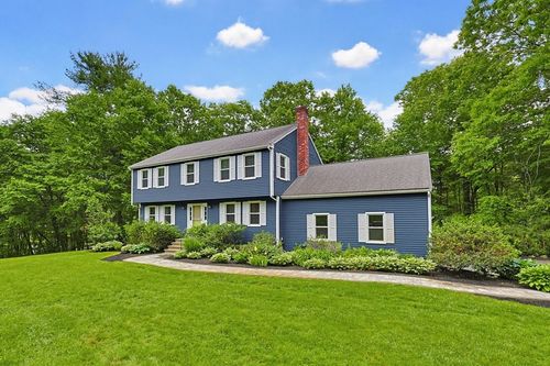 1 Leone Ln, Mendon, MA, 01756-1052 | Card Image