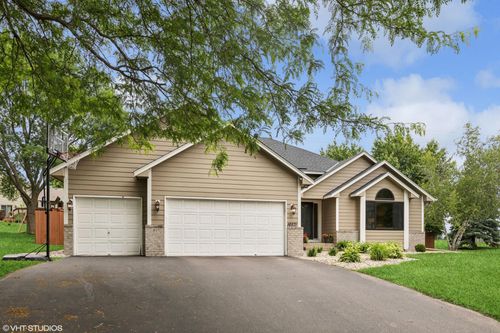 16571 Illinois Ave, Lakeville, MN, 55044-5609 | Card Image