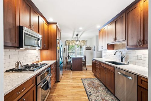 24-579 Sagamore Ave, Portsmouth, NH, 03801-5568 | Card Image