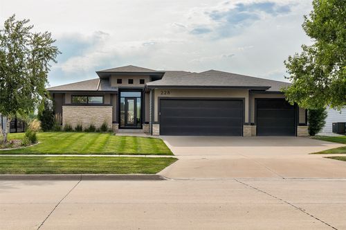 228 Overlook Ave, West Des Moines, IA, 50266-4983 | Card Image
