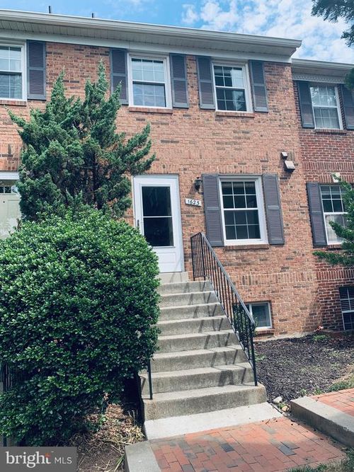 18-1623 S Barton St, ARLINGTON, VA, 22204-4856 | Card Image