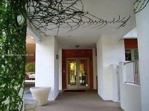 apt-8-2630 Sw 28th St, Miami, FL, 33133-3869 | Card Image