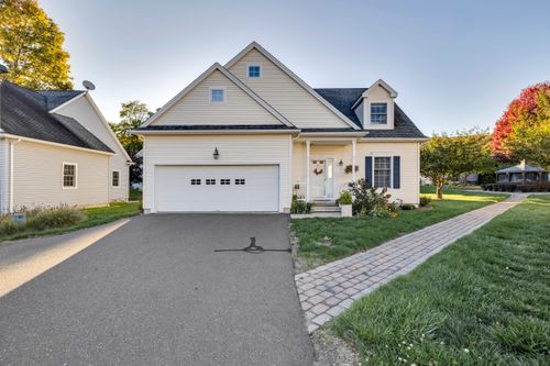 16-16 Weathervane Rd, Bristol, CT, 06010-8433 | Card Image