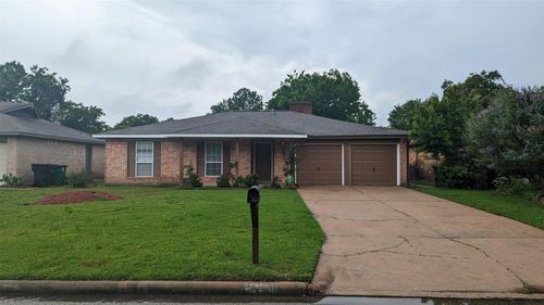 6130 S Pinesap Dr, Houston, TX, 77072-1030 | Card Image