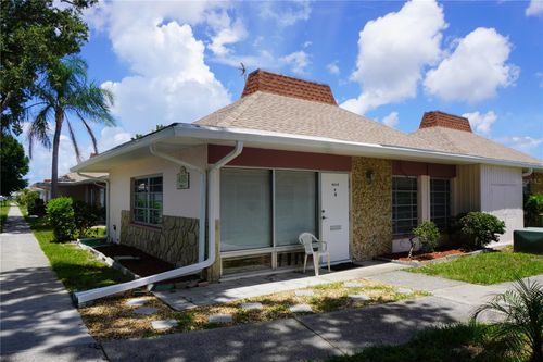 h-4315 Tahitian Gardens Cir, HOLIDAY, FL, 34691-3703 | Card Image