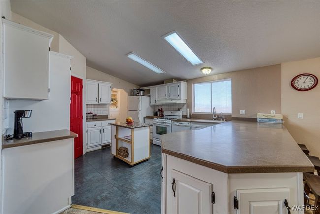 Kitchen | Image 8
