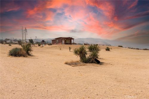 23833 Ocotillo Way, Apple Valley, CA, 92308 | Card Image