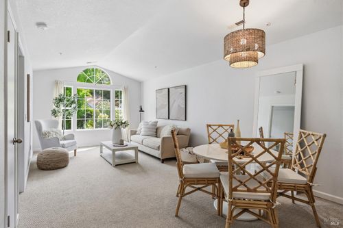 35 Little Creek Ln, Novato, CA, 94945-1461 | Card Image