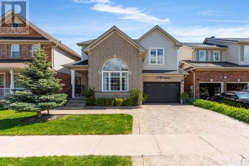 15 Brookwood Dr, Barrie, ON, L4N0Z1 | Card Image