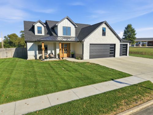 106 Kels Dr, Hallsville, MO, 65255-8937 | Card Image
