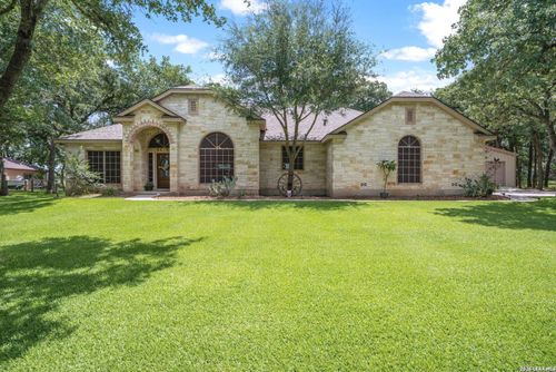 351 Rosewood Dr, La Vernia, TX, 78121-4766 | Card Image