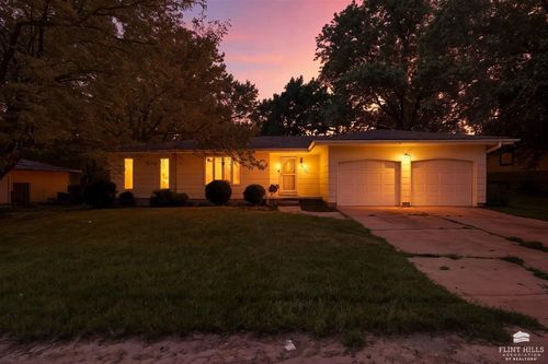1431 Browning Ave, Manhattan, KS, 66502-7445 | Card Image