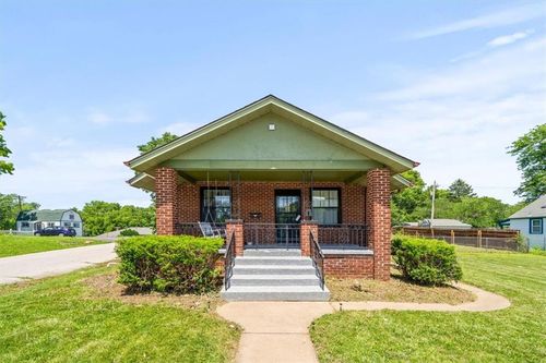 1340 Spruce St, Leavenworth, KS, 66048-2336 | Card Image