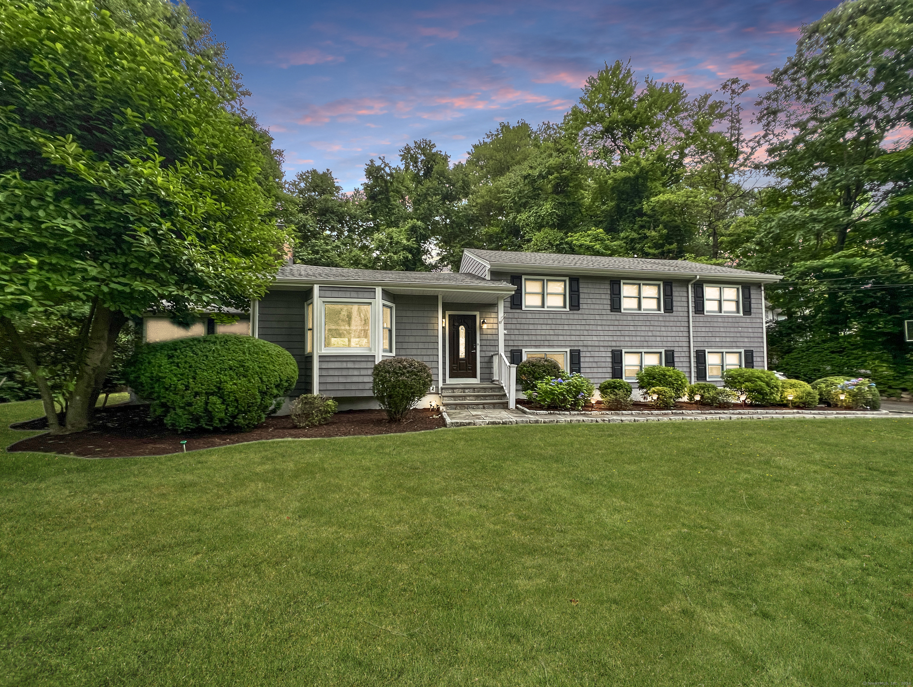 Nutmeg Ln, Stamford, CT 06905