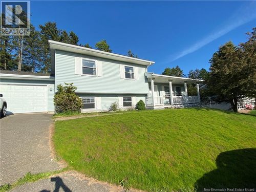 108 Winchester Dr, Quispamsis, NB, E2E2V2 | Card Image