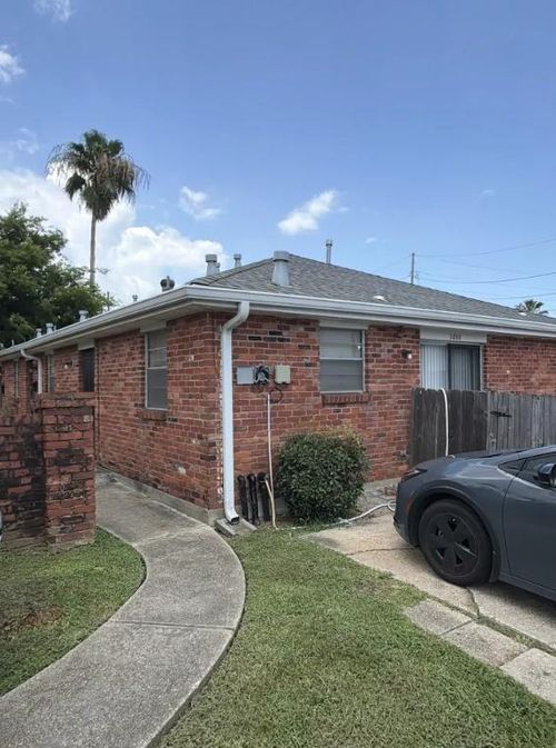 a-2808 Longwood Dr, Metairie, LA, 70003-4678 | Card Image