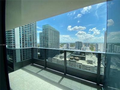 2611 - 1000 Brickell Plz, Condo with 1 bedrooms, 1 bathrooms and null parking in Miami FL | Image 1