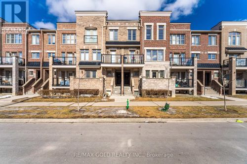 94-100 Parrotta Dr, Toronto, ON, M9M0G1 | Card Image