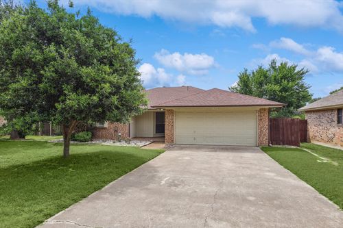 2813 Cripple Creek Trl, Grapevine, TX, 76051-4759 | Card Image