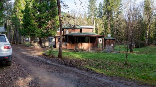 4015 Pleasant Creek Rd, Rogue River, OR, 97537-4734 | Card Image