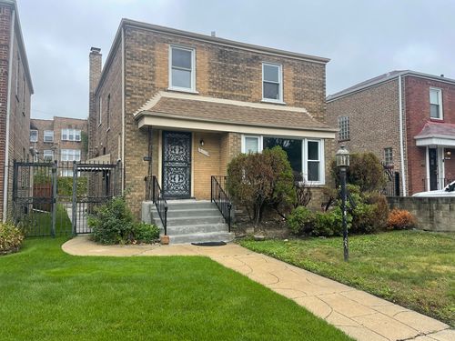 8023 S Yates Blvd, Chicago, IL, 60617-1104 | Card Image
