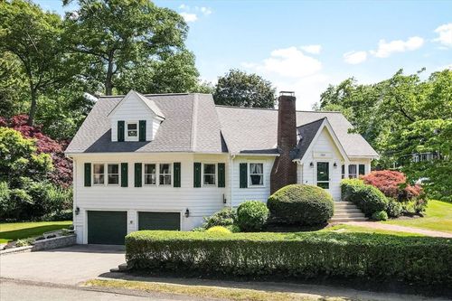 366 Warren St, Needham, MA, 02492 | Card Image
