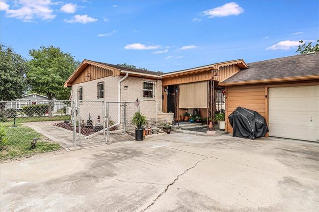 1032 Illinois St, House other with 3 bedrooms, 1 bathrooms and 6 parking in Robstown TX | Image 25