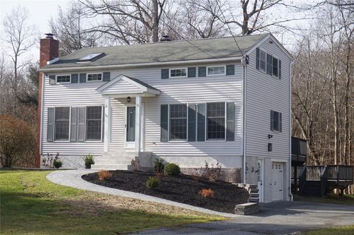28 Shaker Ln, Hyde Park, NY, 12538-3116 | Card Image