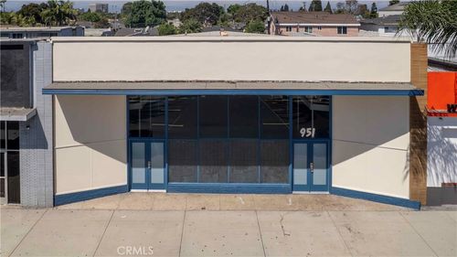 951 S La Brea Ave, Inglewood, CA, 90301-3815 | Card Image