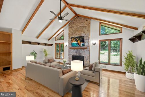 2416 Youngs Dr, HAYMARKET, VA, 20169-1532 | Card Image