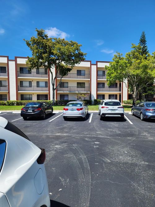 211-9655 N Belfort Cir, Tamarac, FL, 33321-1884 | Card Image