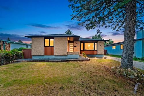 142 Hiddleston Cres, Winnipeg, MB, R2P0S1 | Card Image