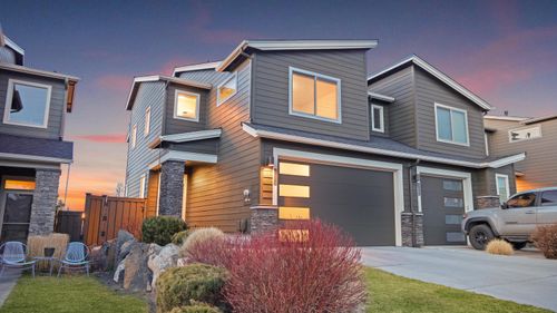 612 Ne Vail Ln, Bend, OR, 97701-3933 | Card Image