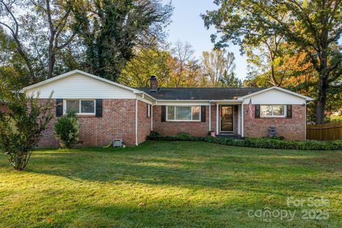 807 15th St Nw, Conover, NC, 28613-2322 | Card Image