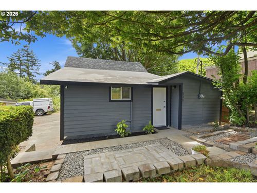 535 State St, North Bend, OR, 97459-3048 | Card Image