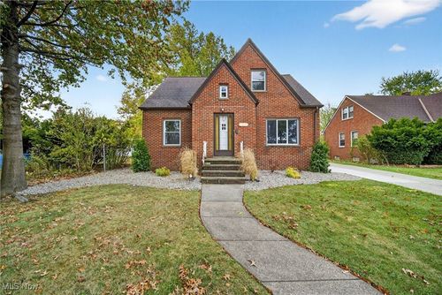 23050 Tracy Ave, Euclid, OH, 44123-3274 | Card Image