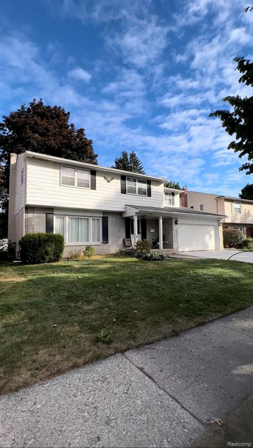 33112 Oakley St, Livonia, MI, 48154-3589 | Card Image