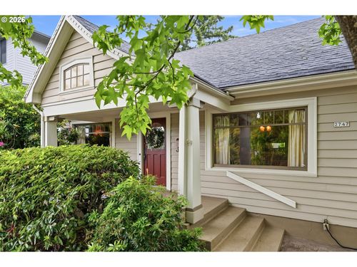 2747 Ne Schuyler St, Portland, OR, 97212 | Card Image