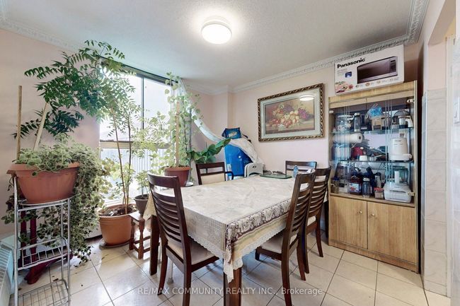 823 - 4645 Jane St, Condo with 2 bedrooms, 1 bathrooms and 1 parking in North York ON | Image 4