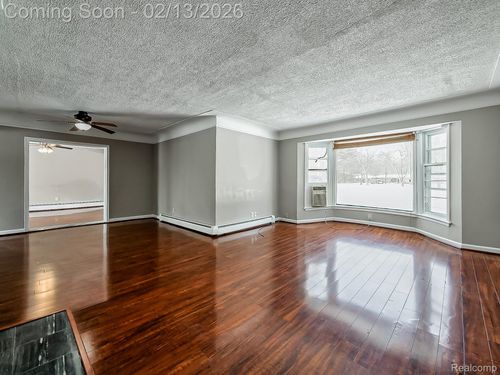 25330 Brookview St, Farmington Hills, MI, 48336-1323 | Card Image