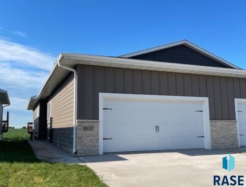 9637 Tunis Dr, Sioux Falls, SD, 57106 | Card Image