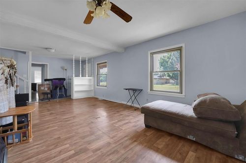 319 E 5th St, Helena, OK, 73741-4201 | Card Image