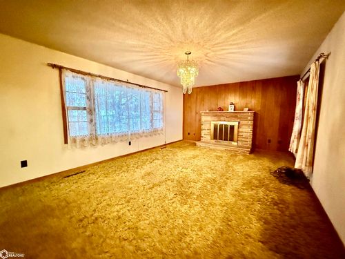 408 Danville St, Hanlontown, IA, 50444-7704 | Card Image