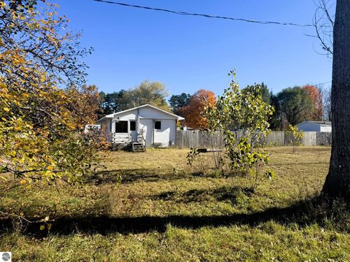 8034 Garfield St Nw, Rapid City, MI, 49676-9469 | Card Image