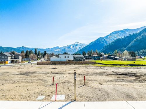 145 Alpenglow Drive, Leavenworth, WA, 98826 | Card Image